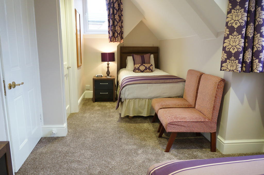 The Lawn Guest House Gatwick Horley Buitenkant foto