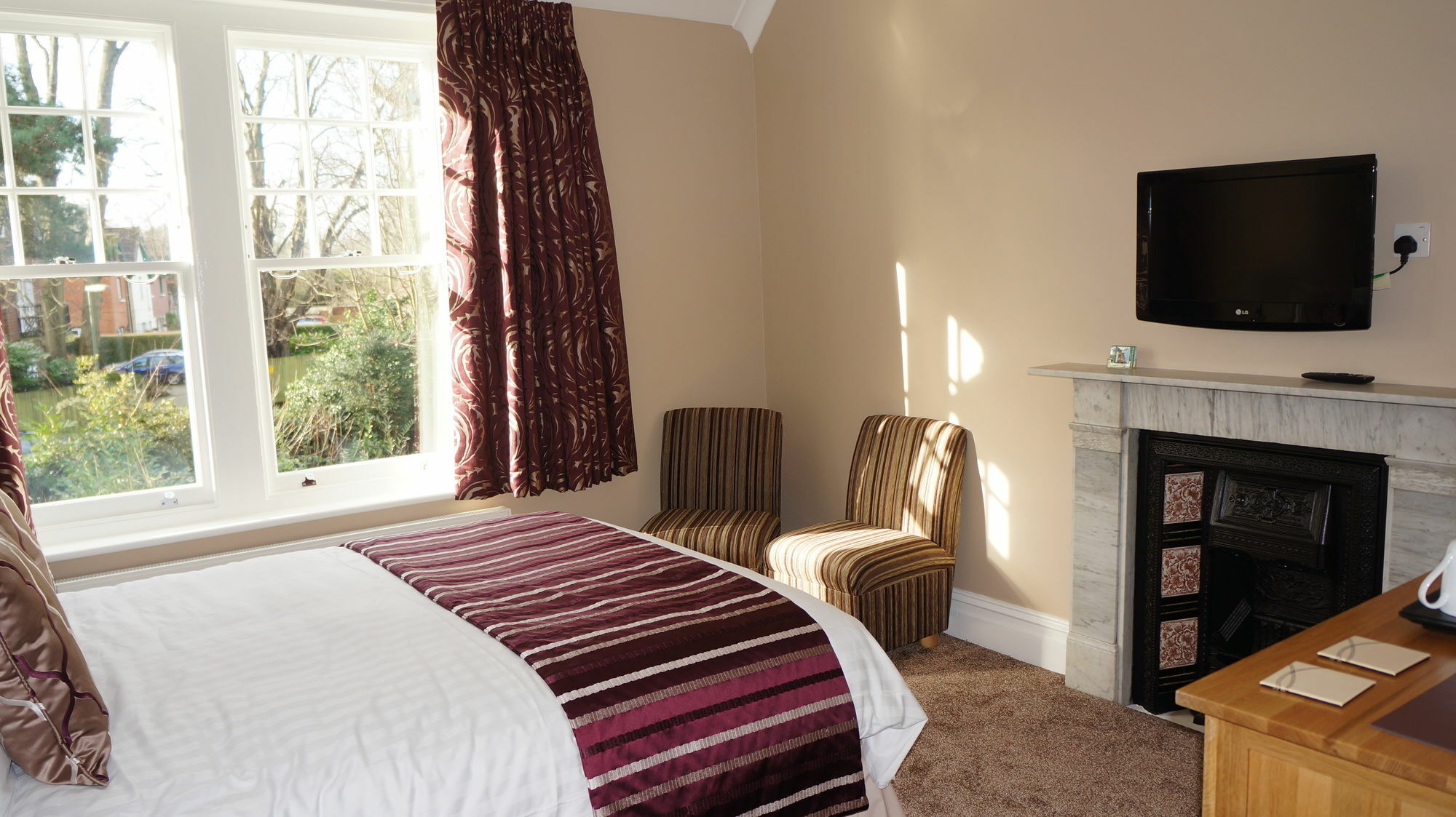 The Lawn Guest House Gatwick Horley Buitenkant foto