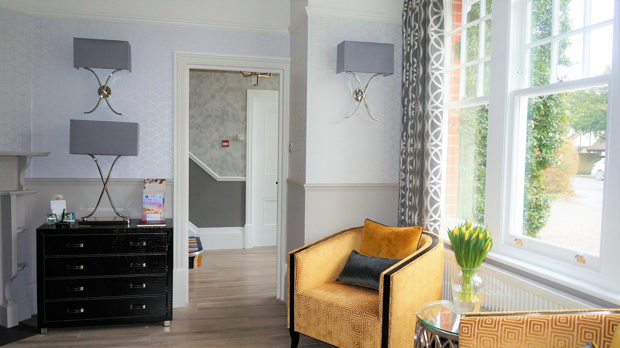 The Lawn Guest House Gatwick Horley Buitenkant foto