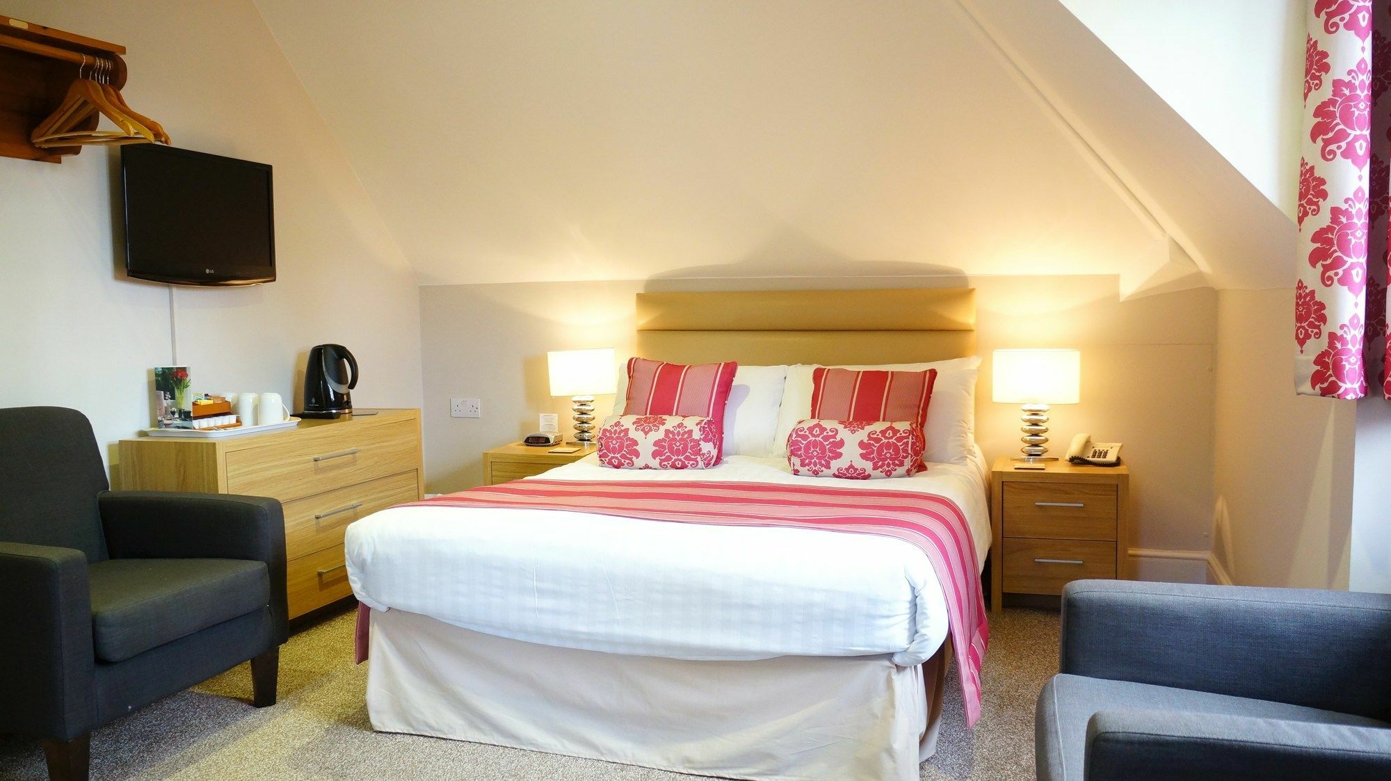 The Lawn Guest House Gatwick Horley Buitenkant foto