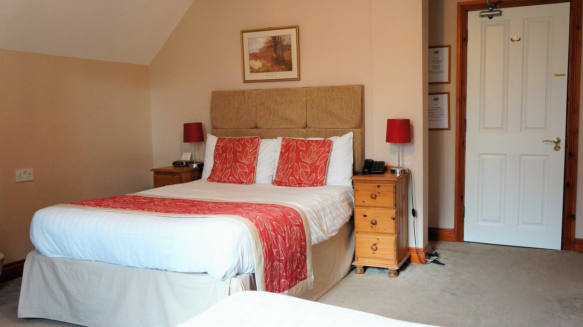 The Lawn Guest House Gatwick Horley Buitenkant foto