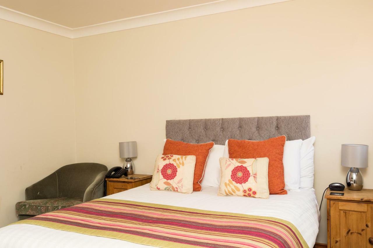 The Lawn Guest House Gatwick Horley Buitenkant foto